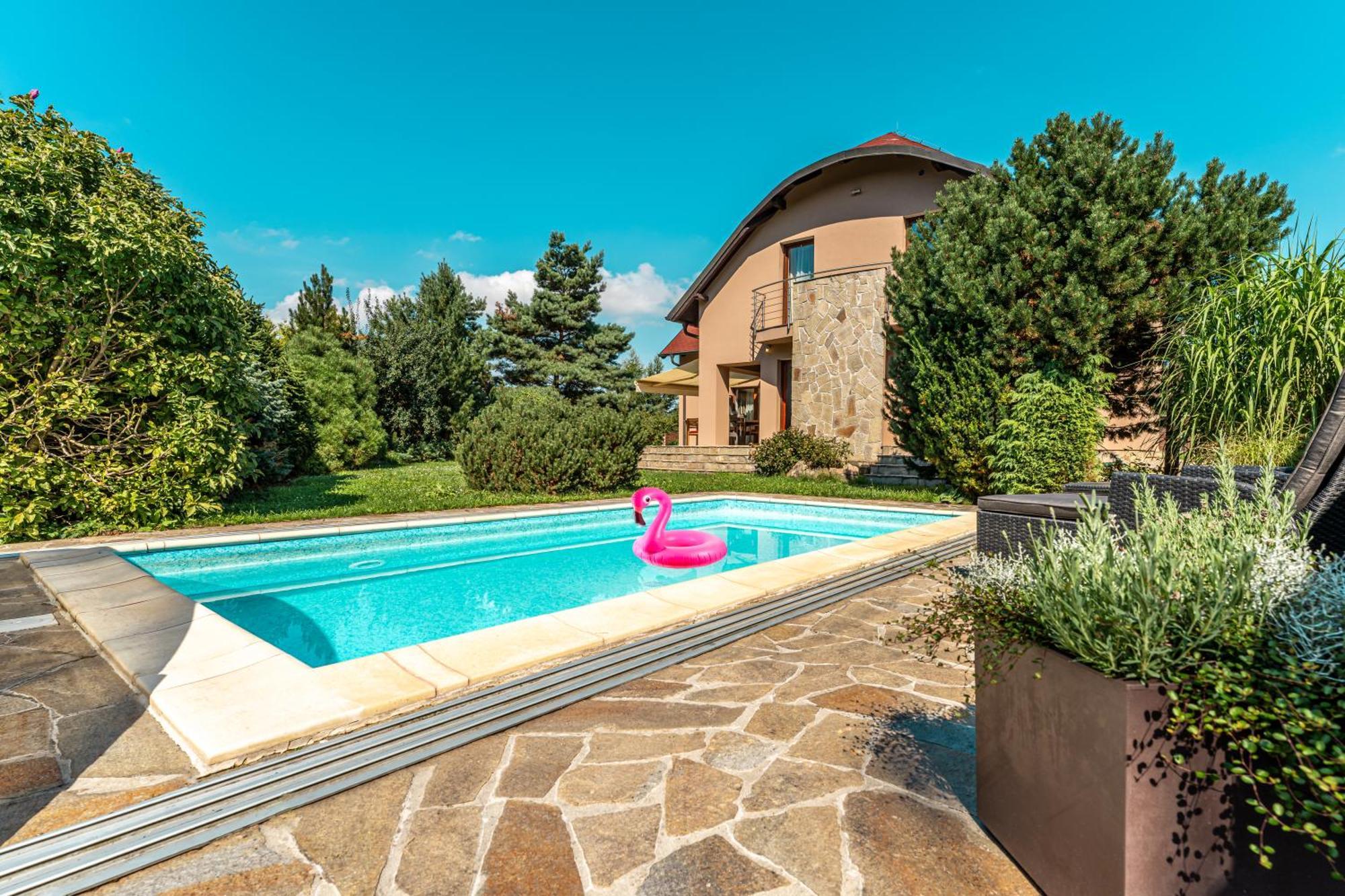 Villa With Pool & Sauna In Beer Village Velke Popovice Bagian luar foto